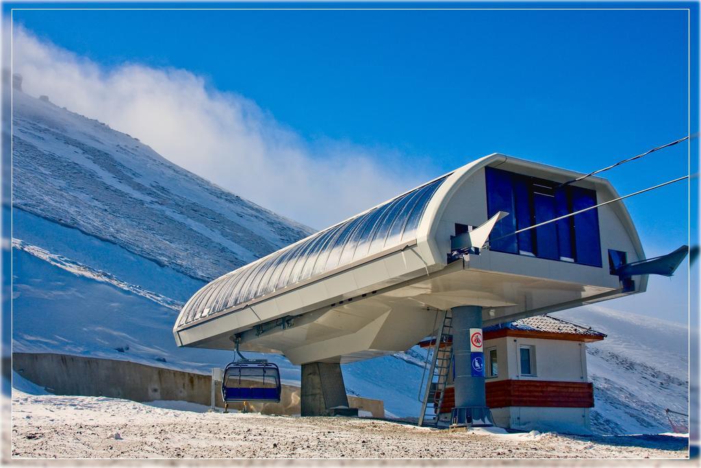 Hotel Apollon บาคูเรียนี ภายนอก รูปภาพ